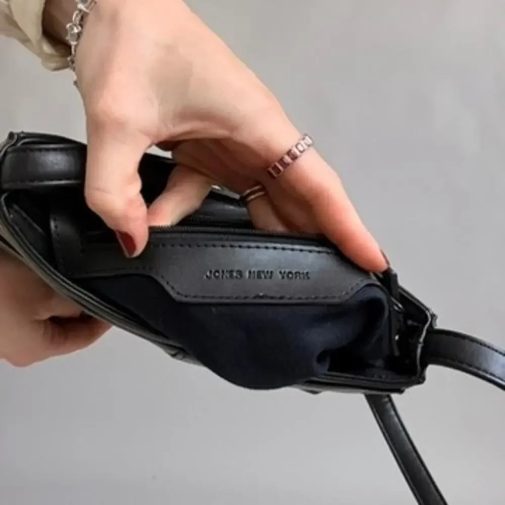 Vintage Jones New York Black Leather Shoulder Bag - 90s